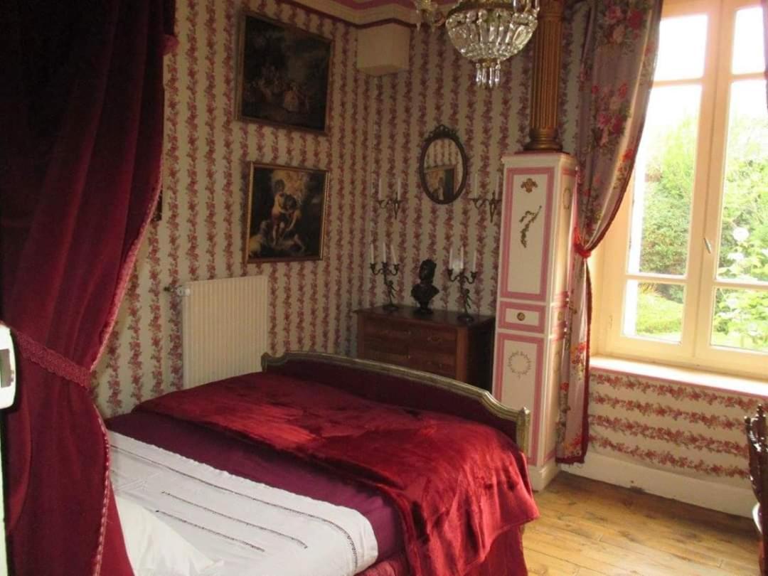 Bed and Breakfast Propriété Charbaymond Clermont-Ferrand Esterno foto
