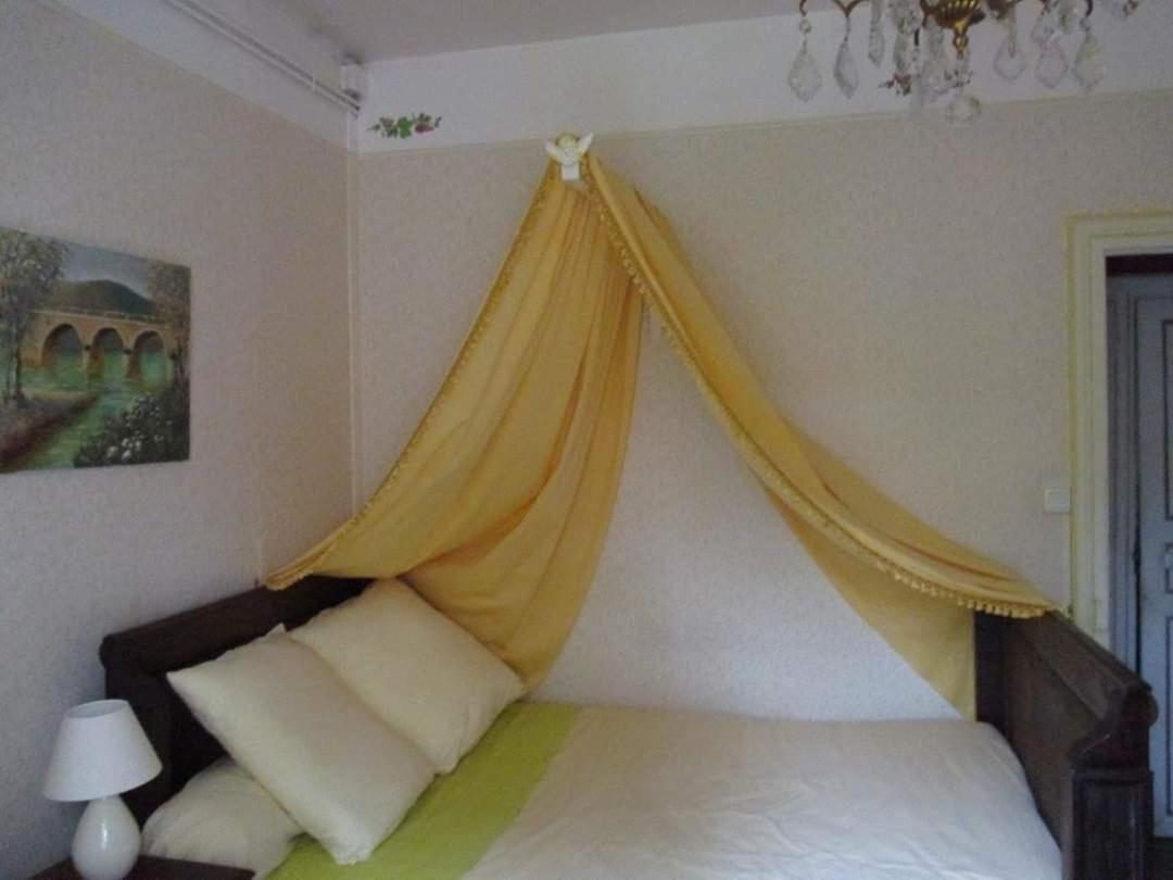 Bed and Breakfast Propriété Charbaymond Clermont-Ferrand Esterno foto