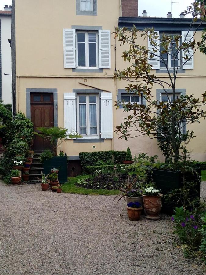 Bed and Breakfast Propriété Charbaymond Clermont-Ferrand Esterno foto